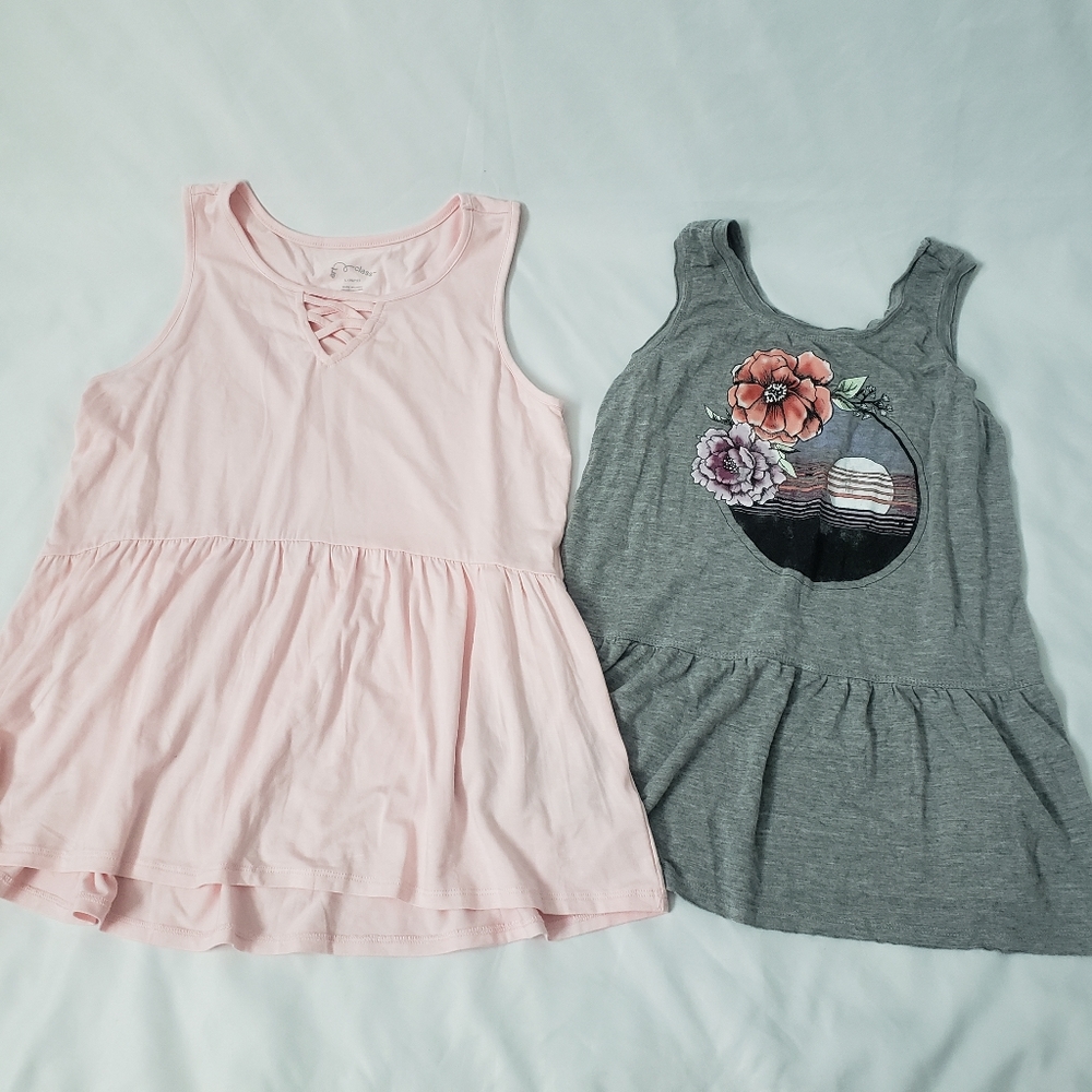 Lot of 2 Art Class tanks